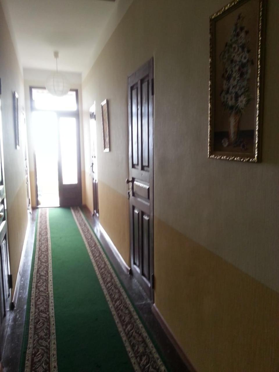 У Людмилы Gagra Exteriör bild